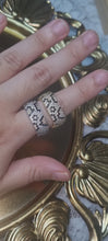 Load and play video in Gallery viewer, Boxy Leopard Ring
