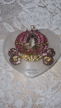 Load image into Gallery viewer, Pumpkin Carriage Brooch
