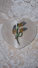 Load image into Gallery viewer, Flower Brooches Collection
