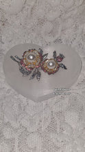 Load image into Gallery viewer, Flower Brooches Collection
